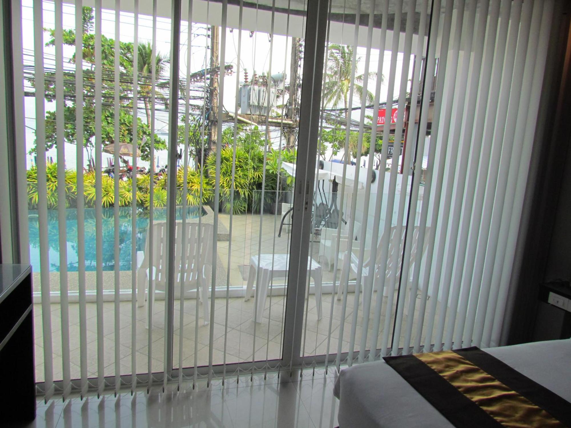 滨海前线公寓式酒店 Patong 外观 照片