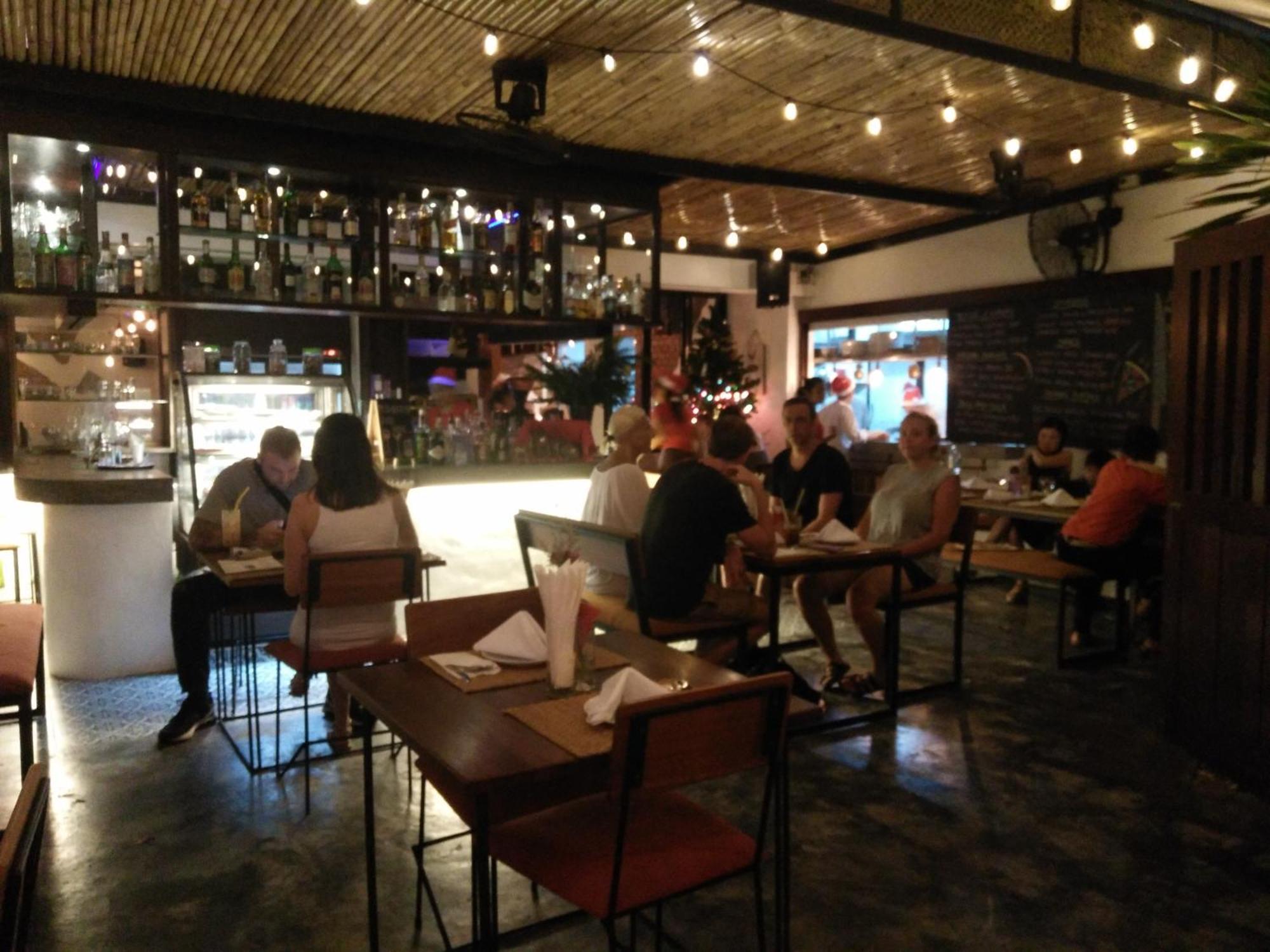 滨海前线公寓式酒店 Patong 外观 照片