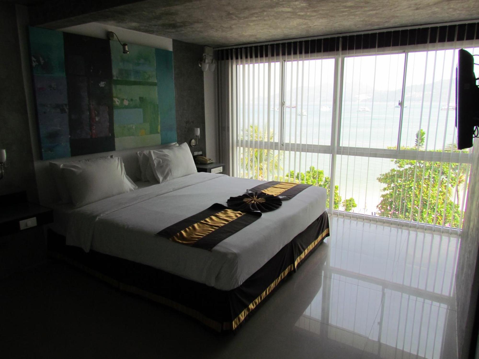 滨海前线公寓式酒店 Patong 客房 照片