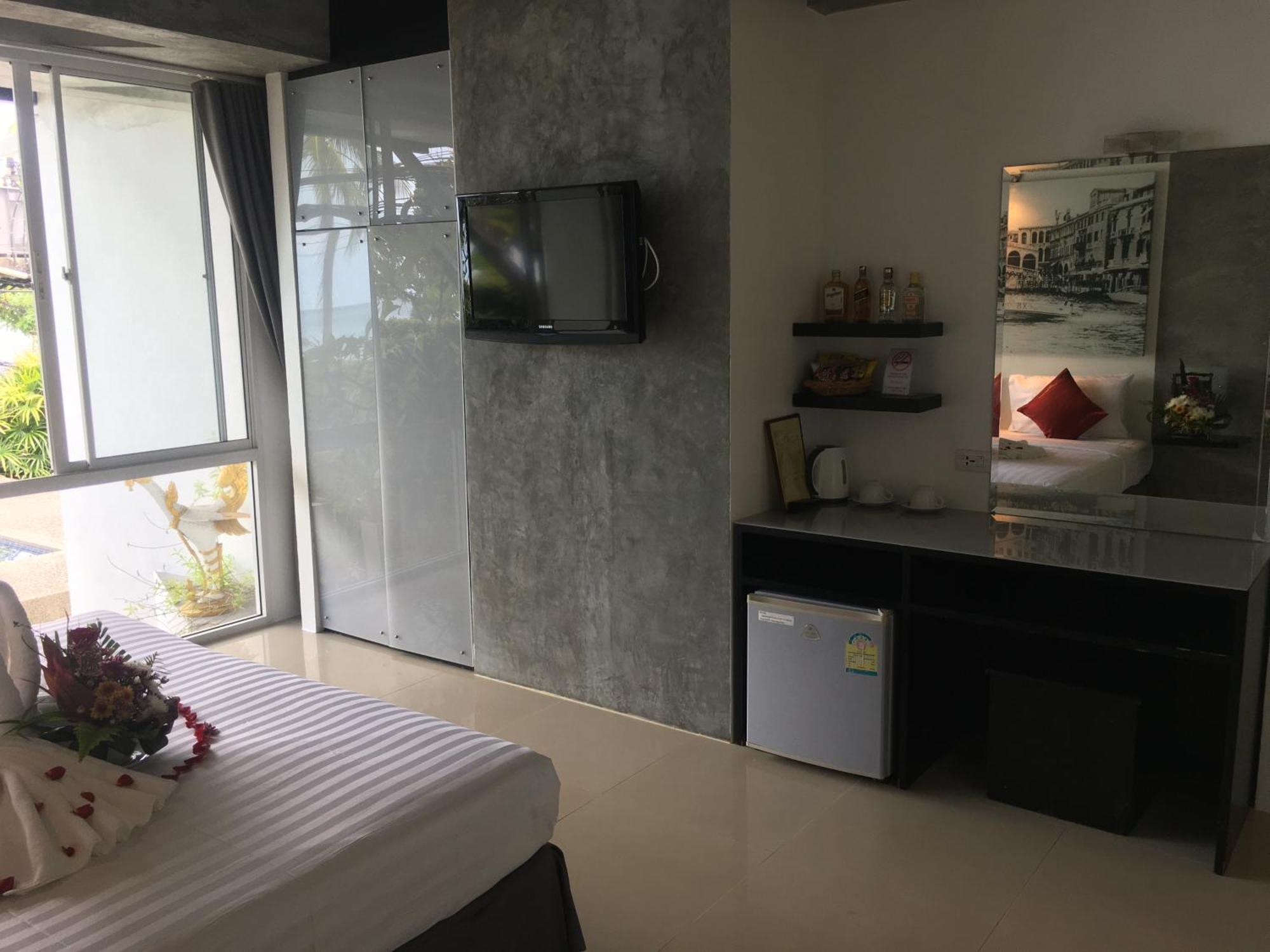 滨海前线公寓式酒店 Patong 客房 照片